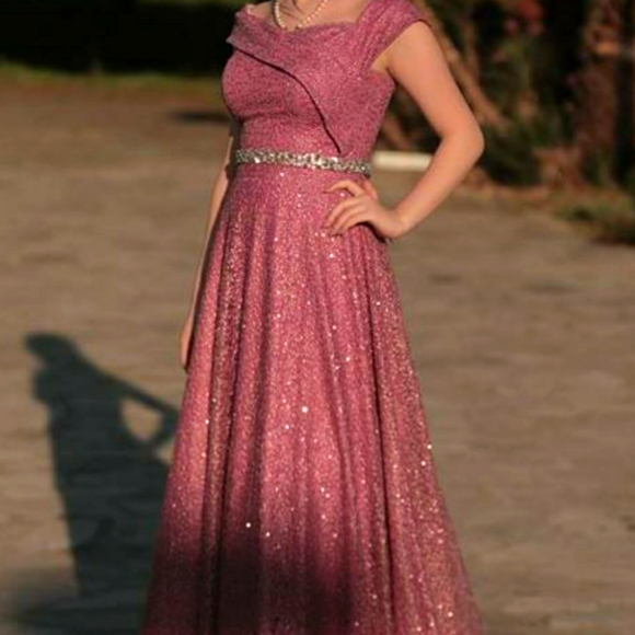 Dress - Picture 2 of 5